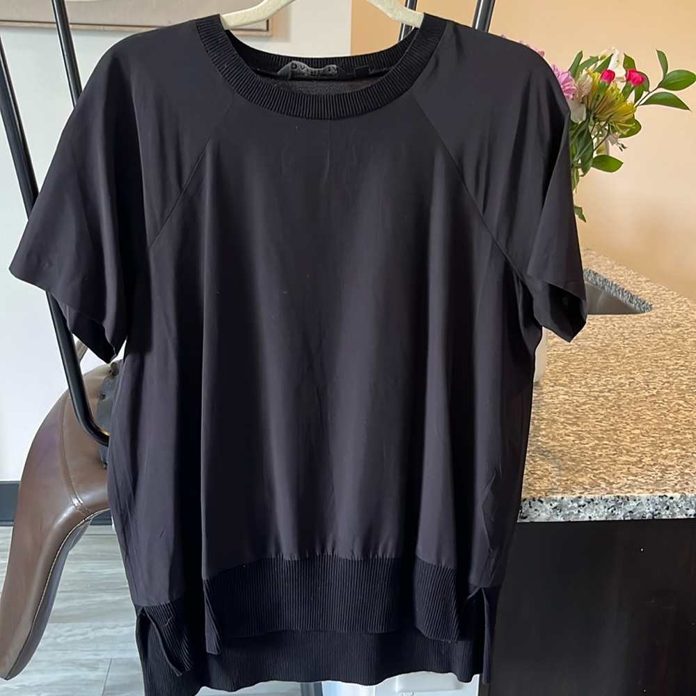 Athleta top